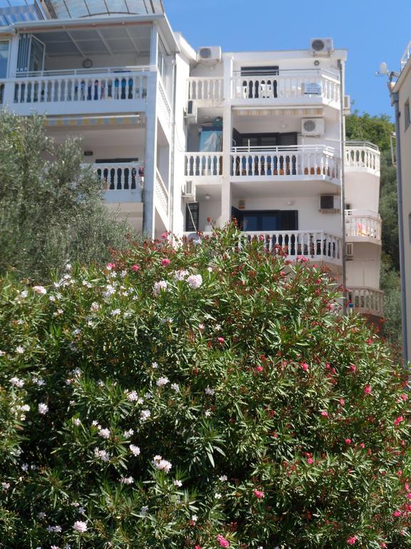 Milocer Apartment Sveti Stefan Buitenkant foto